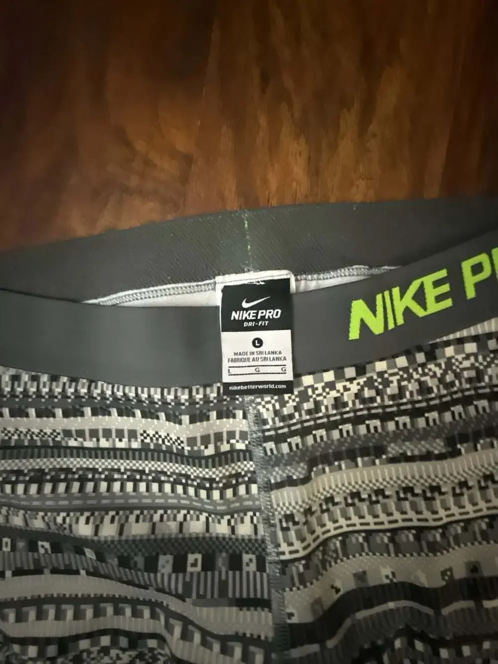 Nike Pro Dri-FIT 8-Bit Geometric Print Athletic Leggings